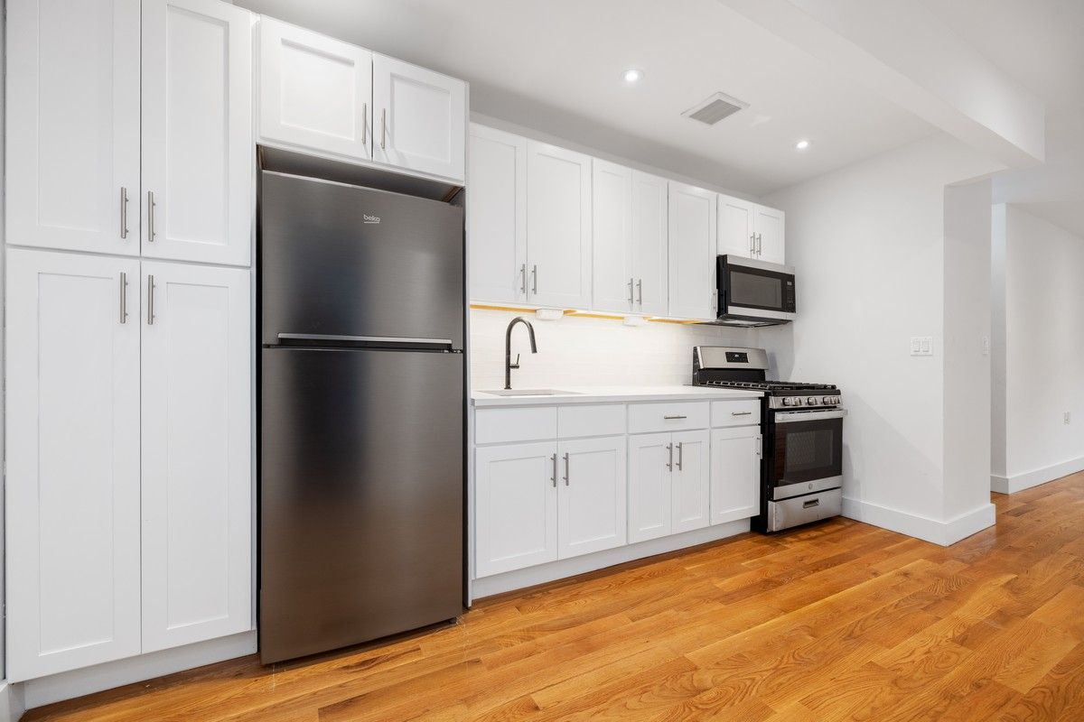 $3,600 | 369 Kosciuszko Street, Unit 2 | Bedford-Stuyvesant