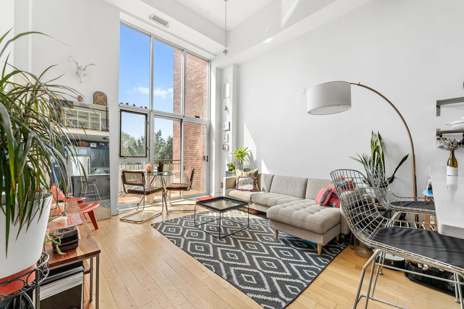 $1,070,000 | 151 Manhattan Avenue, Unit 4B | Williamsburg