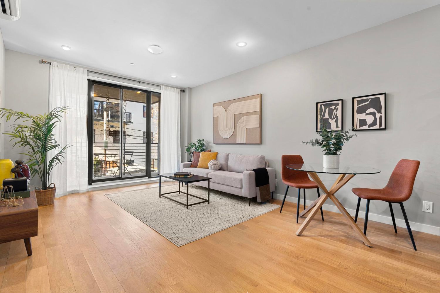 $900,000 | 516 Classon Avenue, Unit 2B | Clinton Hill