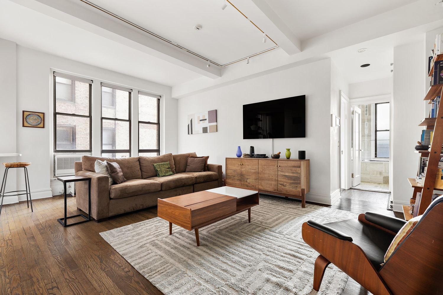 $900,000 | 135 West 79th Street, Unit 5C | Upper West Side