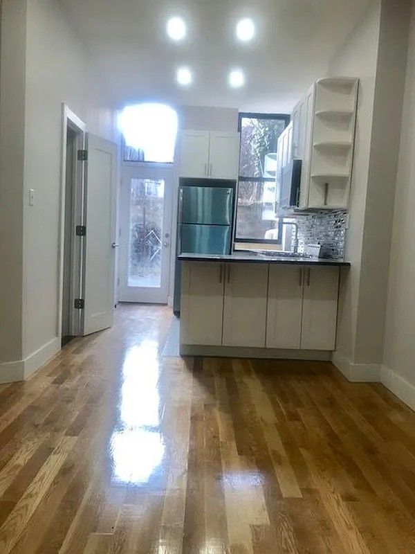 $2,300 | 232 Wilson Avenue, Unit 1R | Bushwick