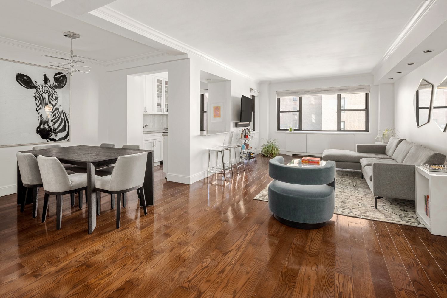 $950,000 | 136 East 76th Street, Unit 8C | Lenox Hill