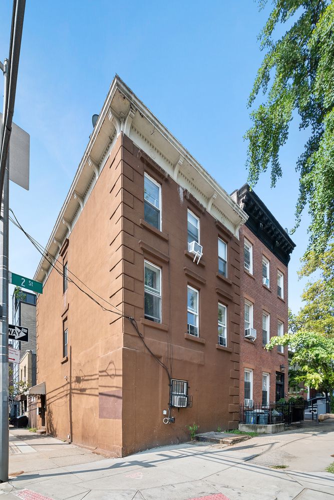 $2,575,000 | 122 2nd Street | Carroll Gardens