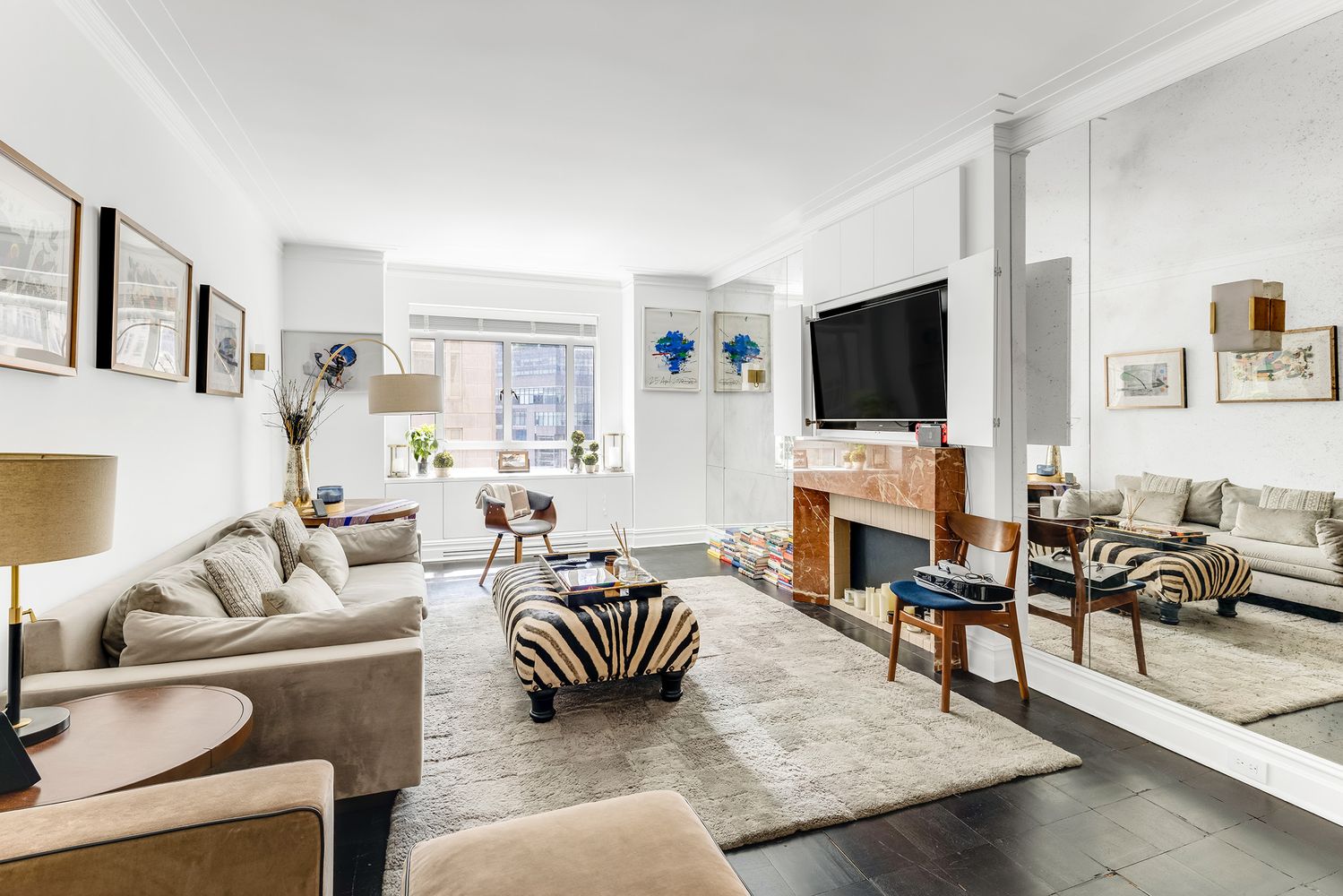 $13,500 | 25 Central Park West, Unit 8I | Upper West Side