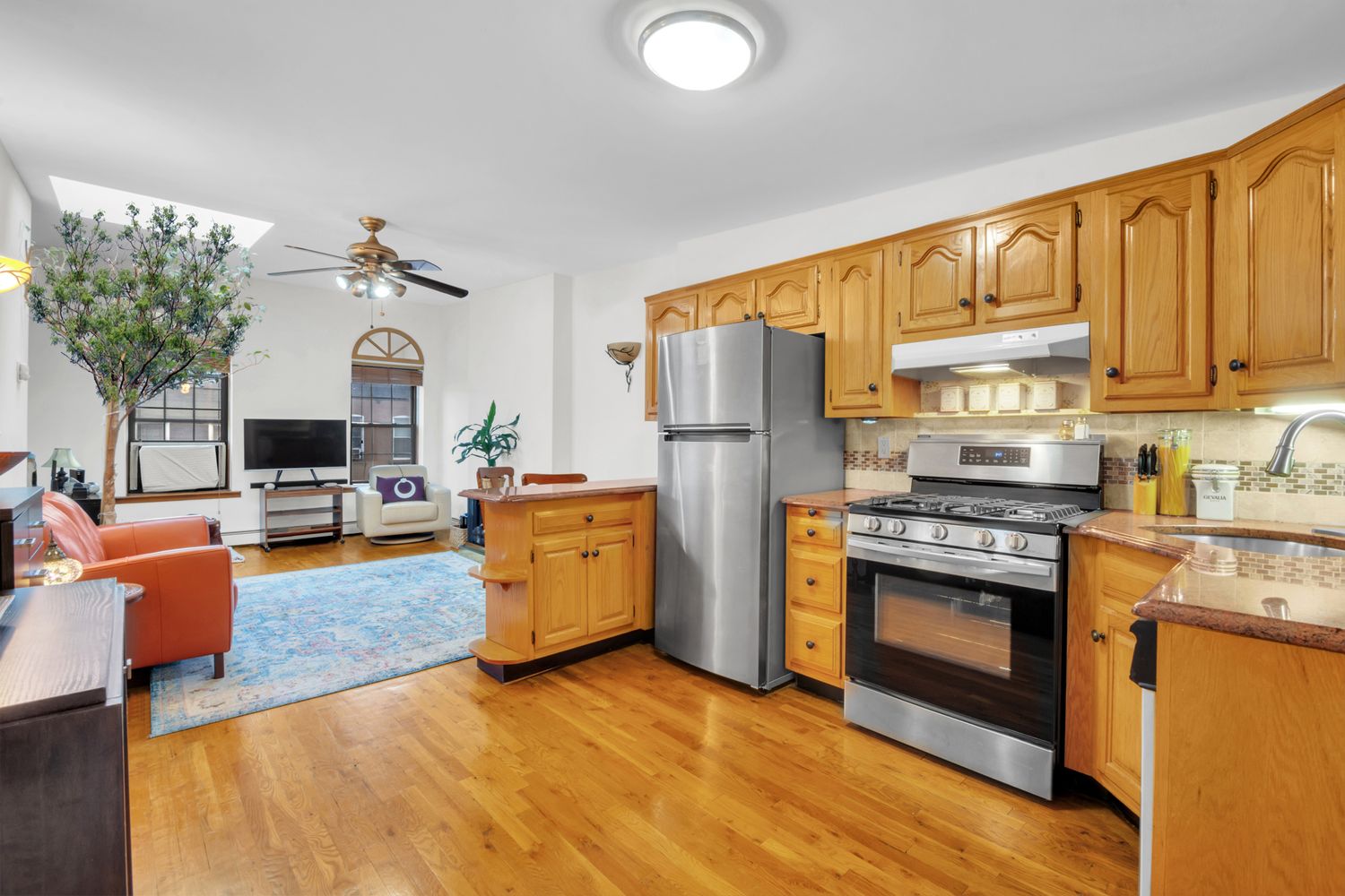 $850,000 | 294 Smith Street, Unit 3 | Carroll Gardens