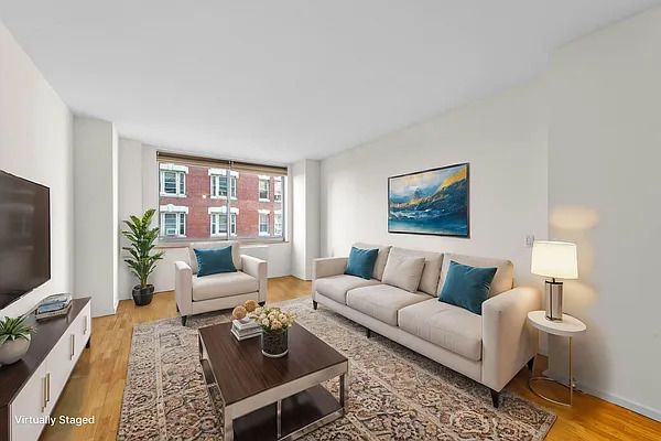 $799,000 | 250 West 90th Street, Unit 7G | Upper West Side