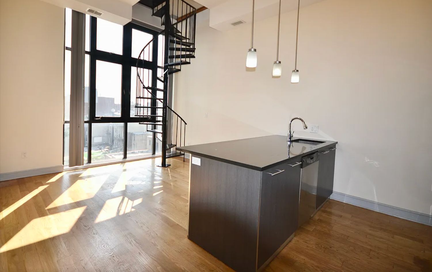 $4,395 | 365 Union Avenue, Unit 4C | Williamsburg