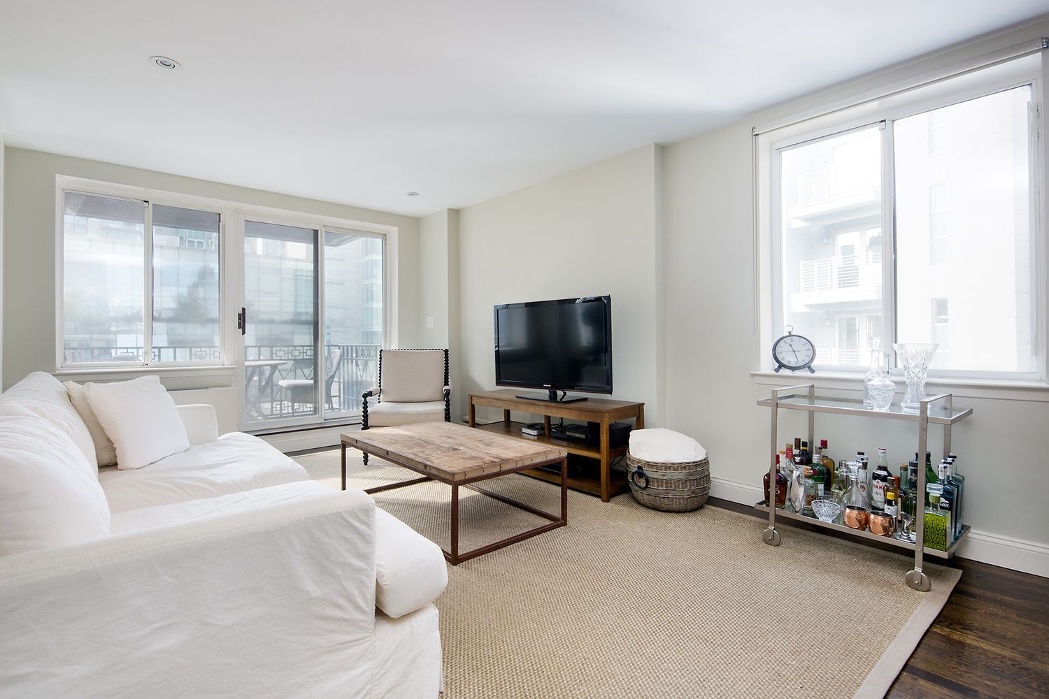 $5,750 | 366 West 11th Street, Unit 8E | West Village