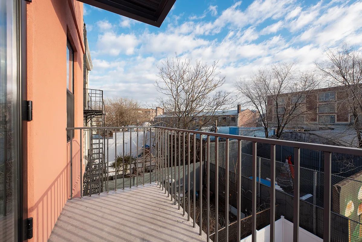 $3,388 | 216 Boerum Street, Unit 2R | East Williamsburg