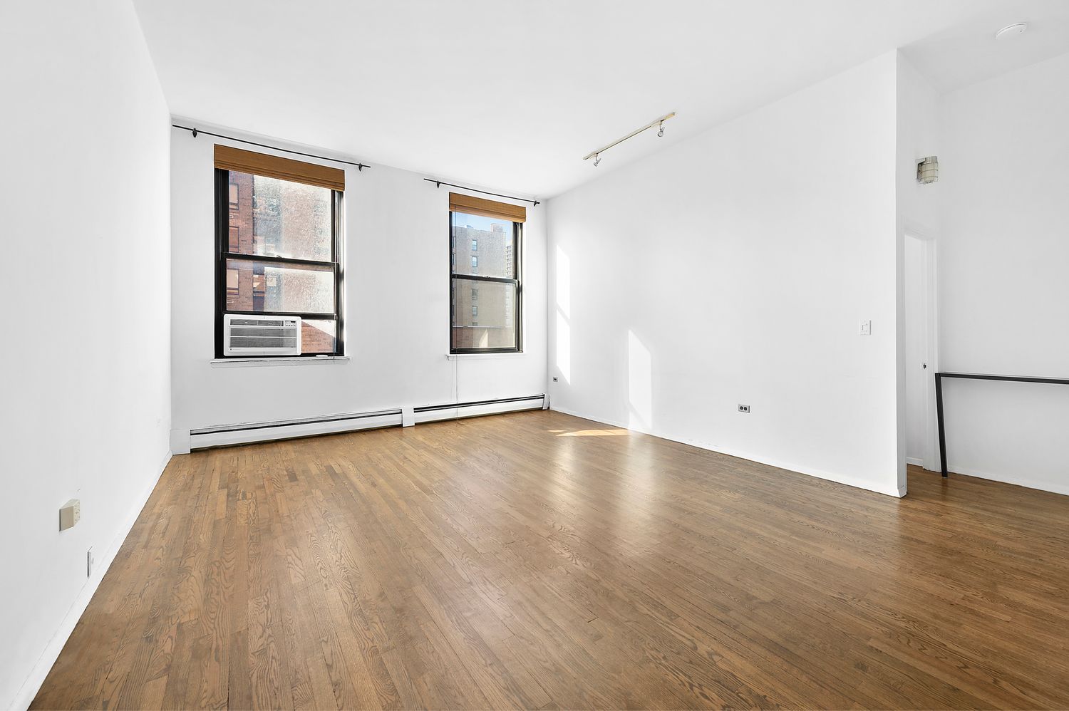 $1,150,000 | 250 Mercer Street, Unit D603 | Greenwich Village