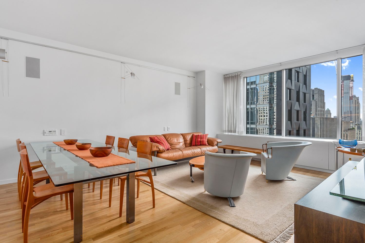 $1,390,000 | 15 West 53rd Street, Unit 40C | Midtown Central