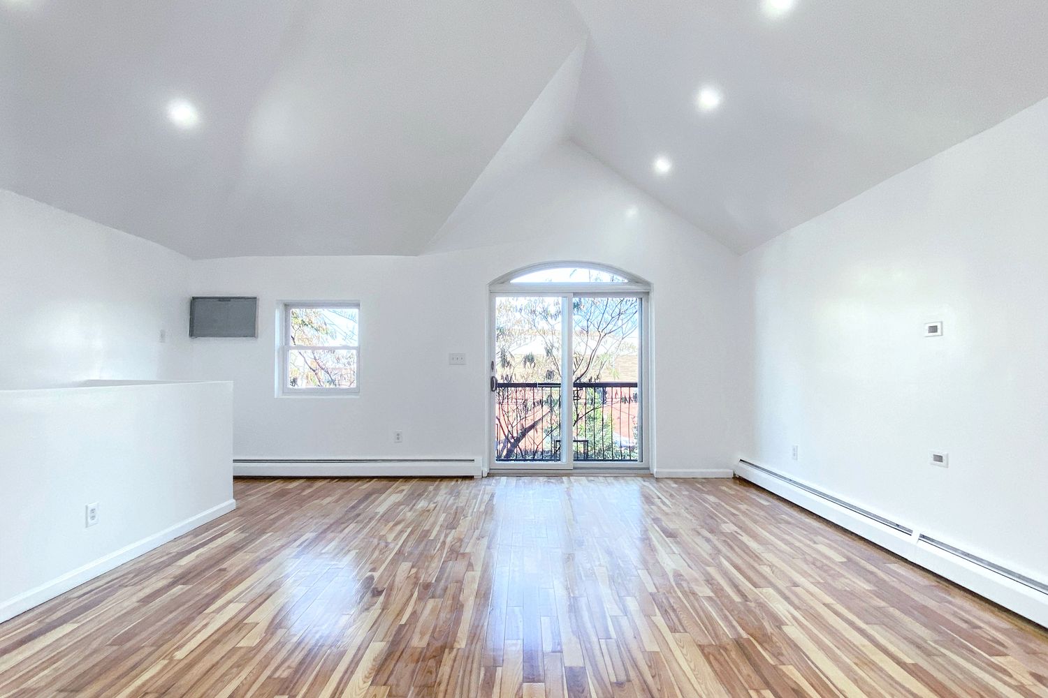 $3,800 | 27-02 12th Street, Unit 2 | Astoria