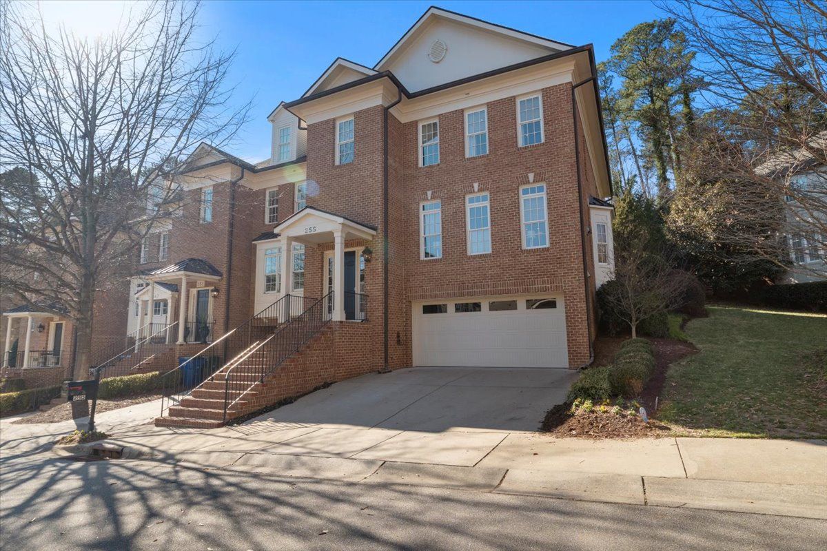 $1,400,000 | 255 Penley Circle | Glenwood