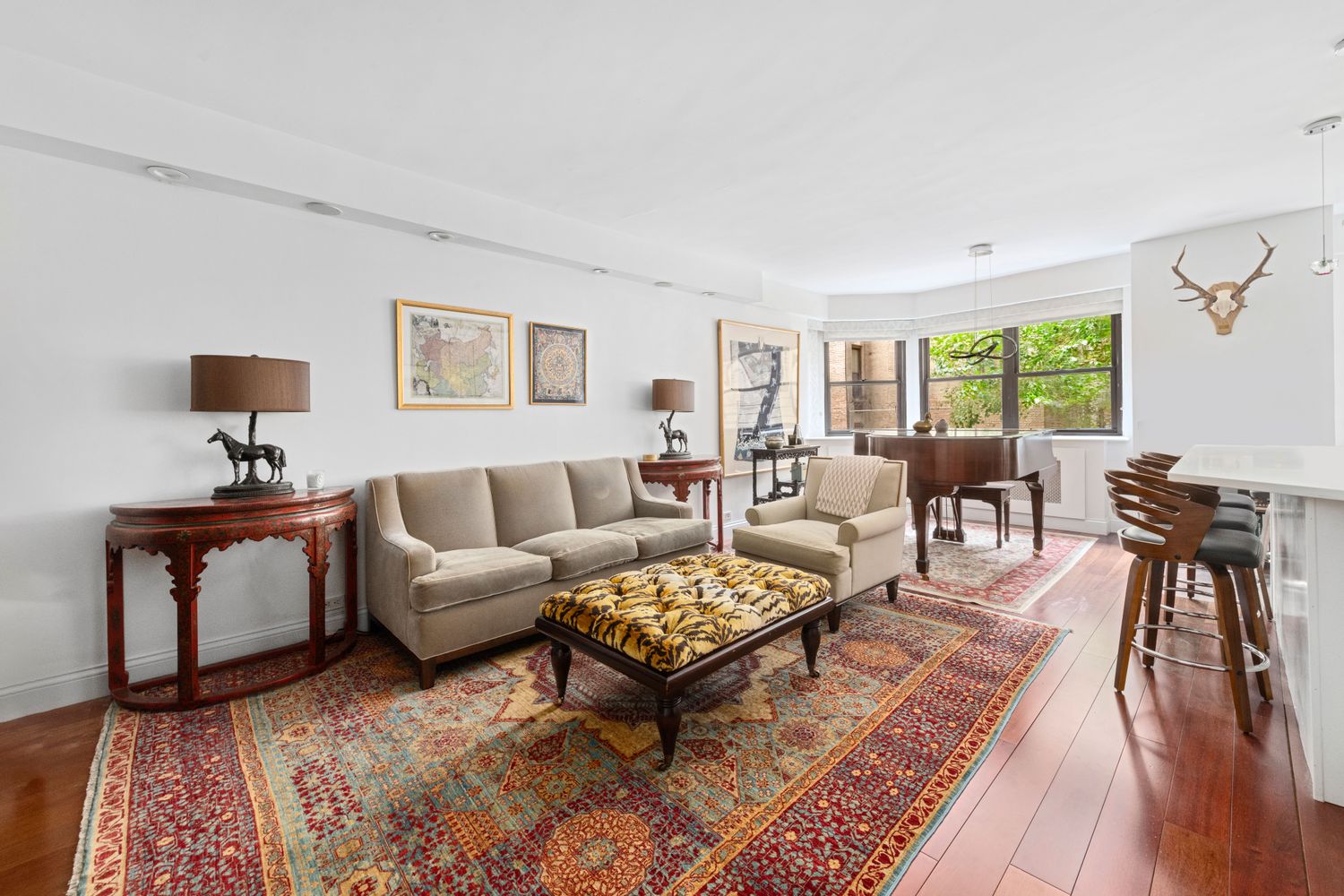 $1,585,000 | 176 East 77th Street, Unit 2K | Lenox Hill