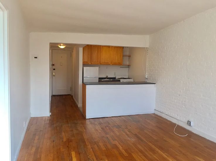 $4,600 | 108 Perry Street, Unit 4C | West Village