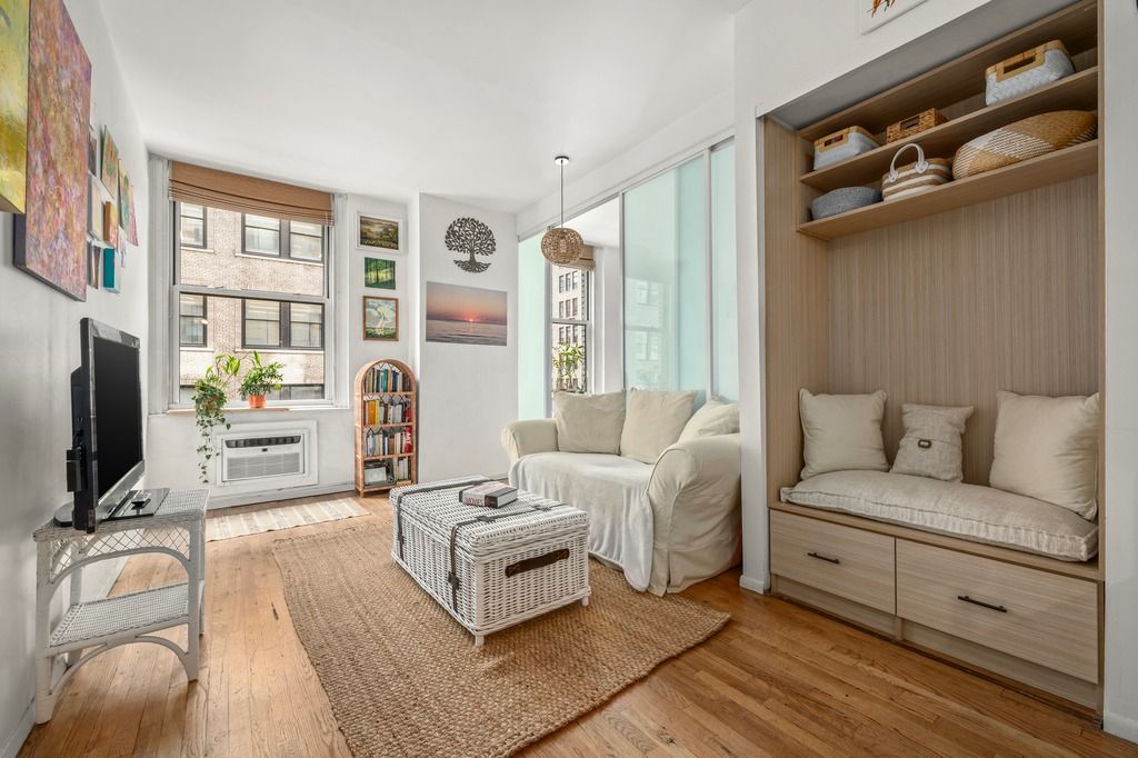 $485,000 | 159 Madison Avenue, Unit 6F | Midtown South