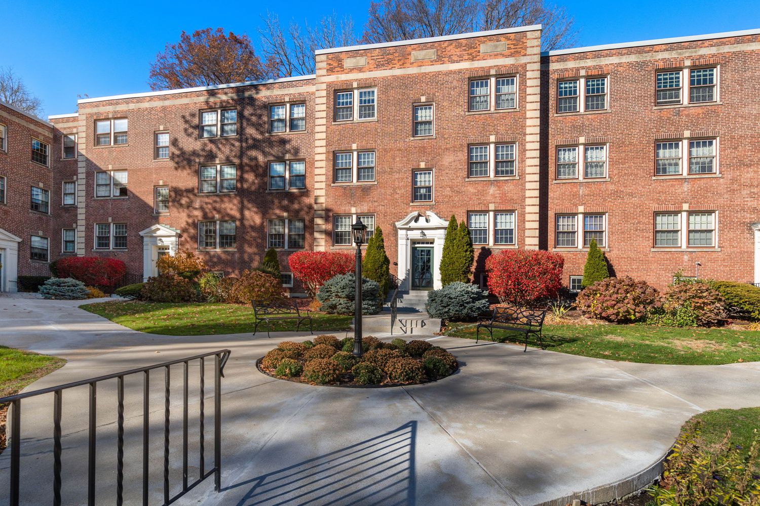 $879,000 | 1500 Beacon Street, Unit 3 | Coolidge Corner