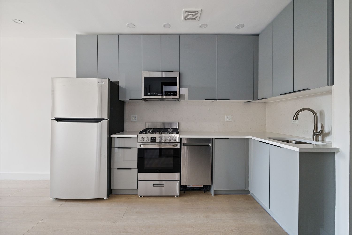 $3,350 | 1671 8th Avenue, Unit 2L | Park Slope