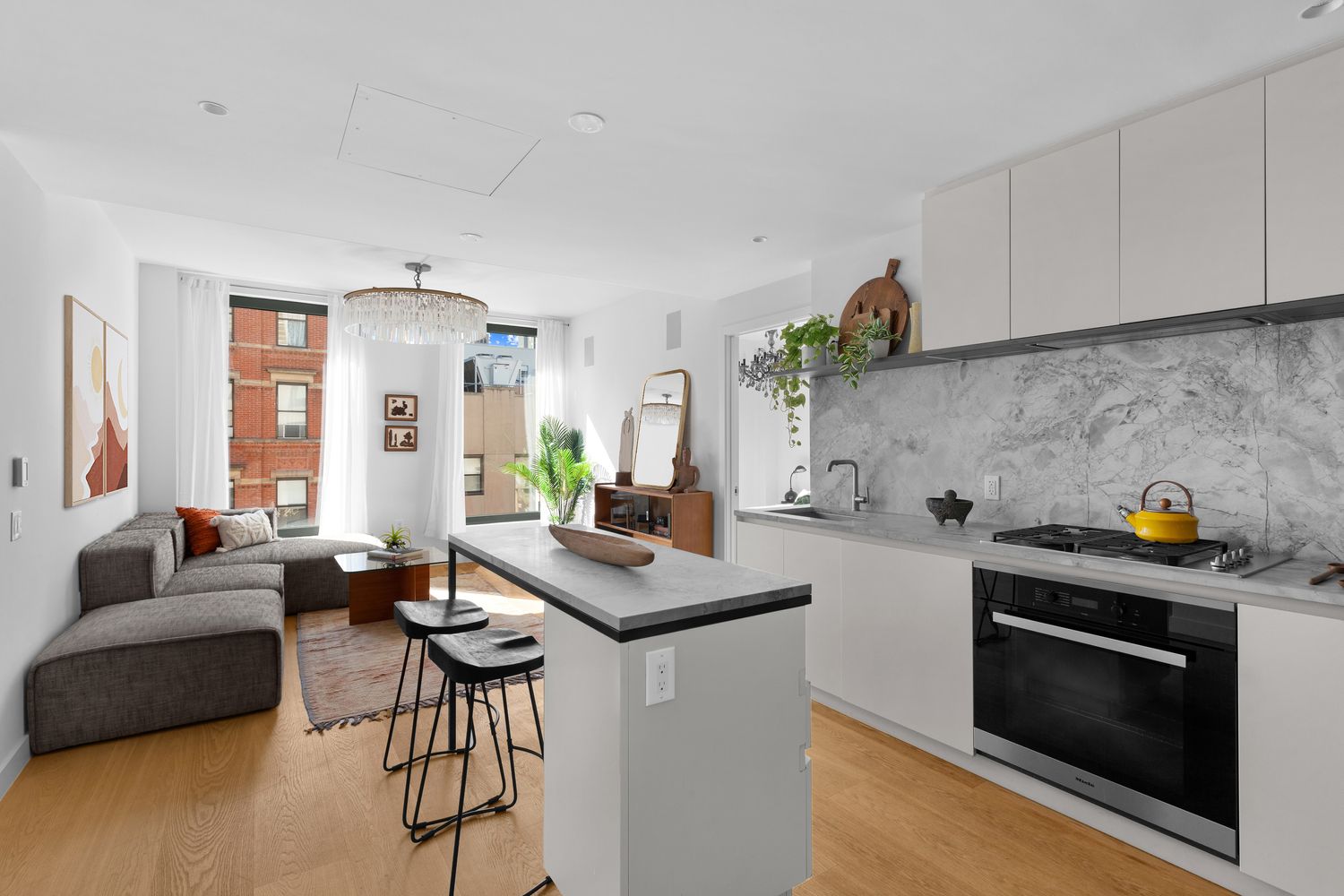 $2,095,000 | 45 East 7th Street, Unit 4A | East Village