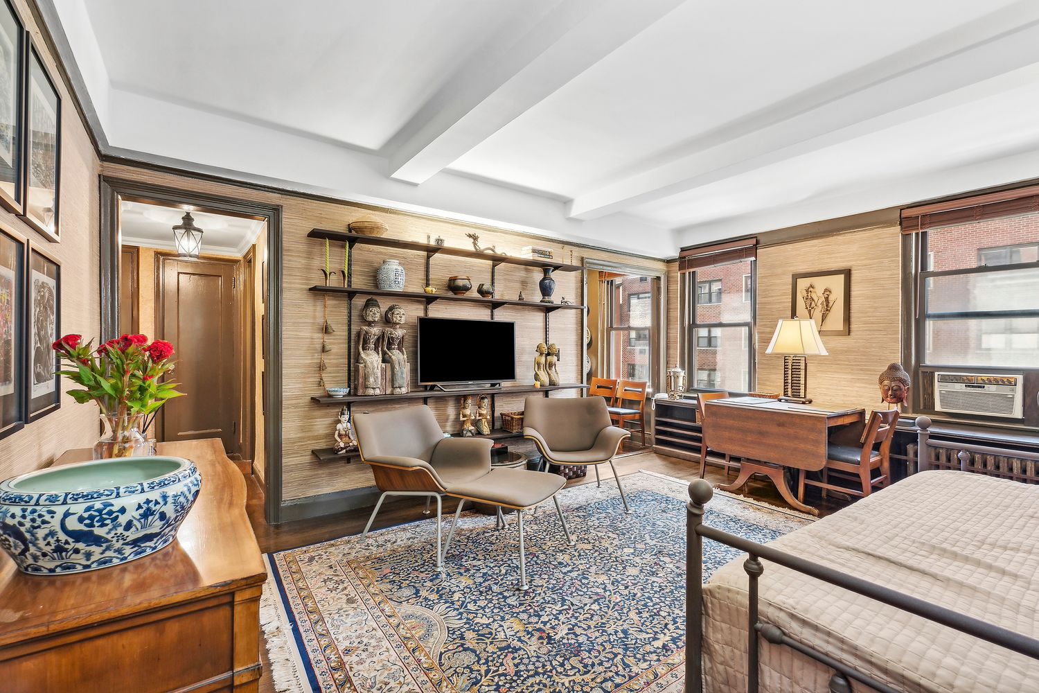 $570,000 | 321 East 54th Street, Unit 6A | Sutton Place