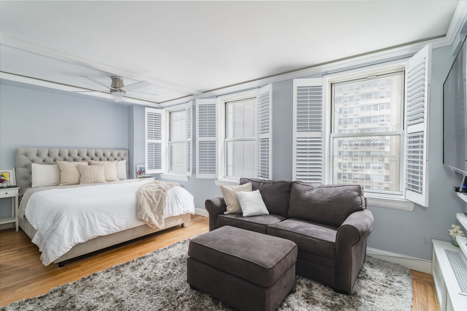 $299,000 | 155 East 49th Street, Unit 10E | Midtown East