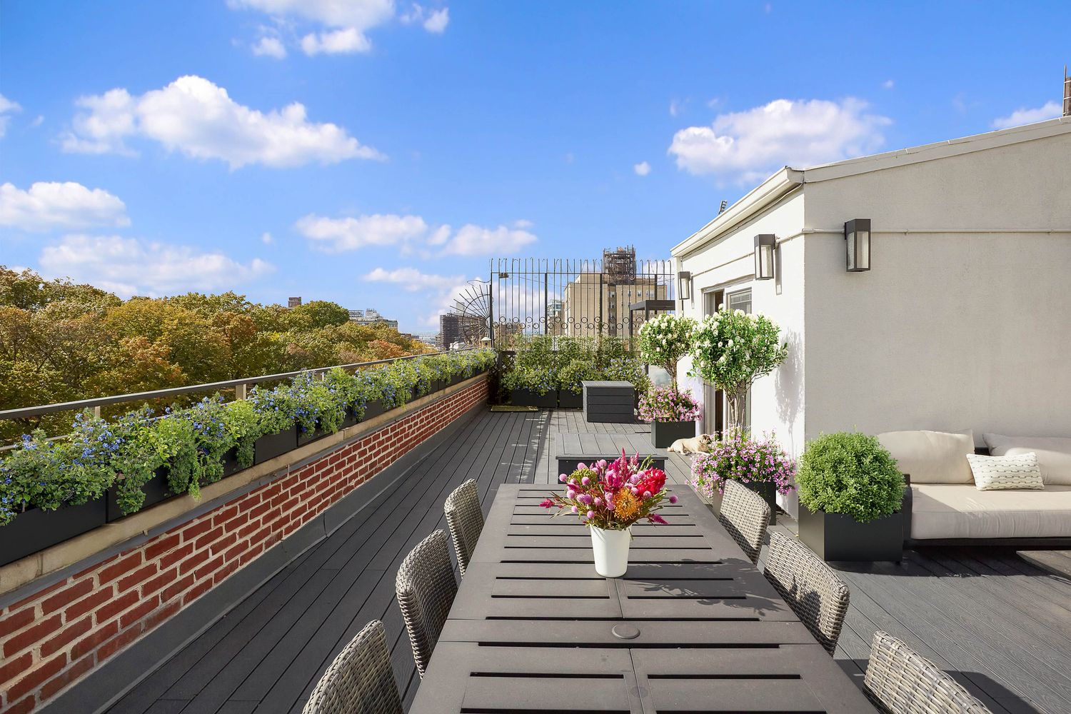 $1,195,000 | 115 Eastern Parkway, Unit PHA | Prospect Heights