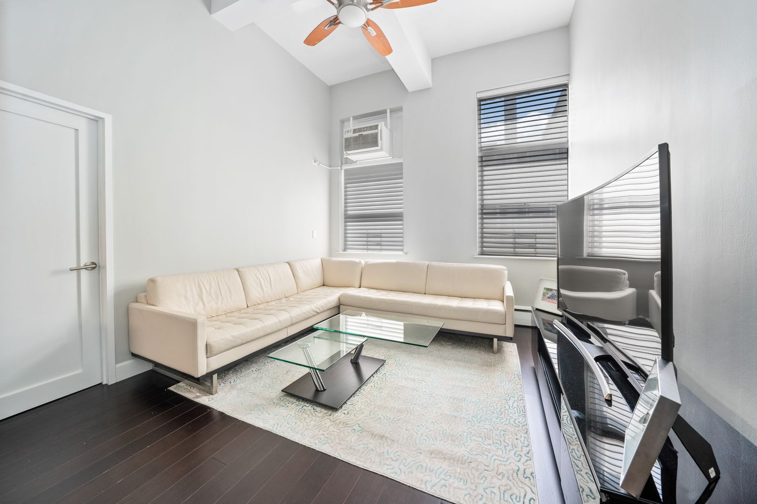 $1,095,000 | 350 East 62nd Street, Unit 4L | Lenox Hill