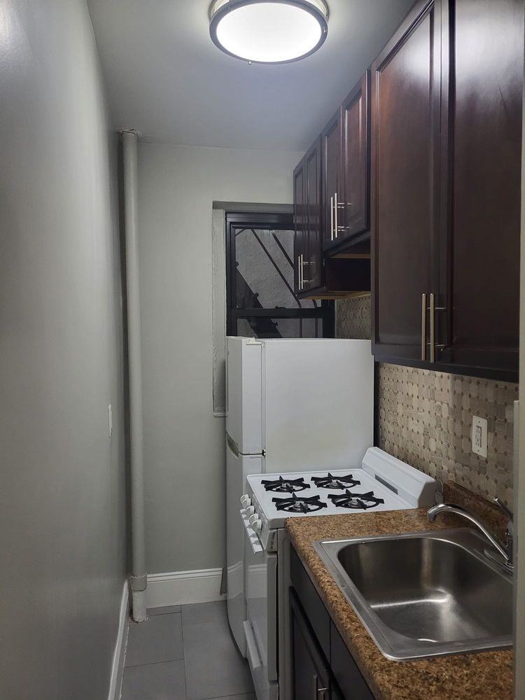 $1,800 | 1543 Park Place, Unit C3 | Weeksville