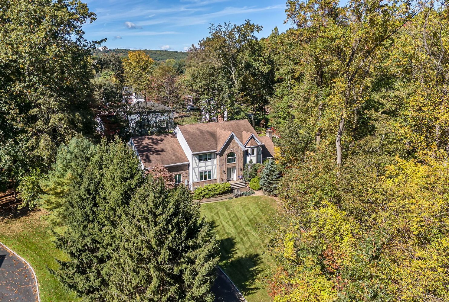 $1,599,000 | 18 Babbit Bridge Road | Mahwah