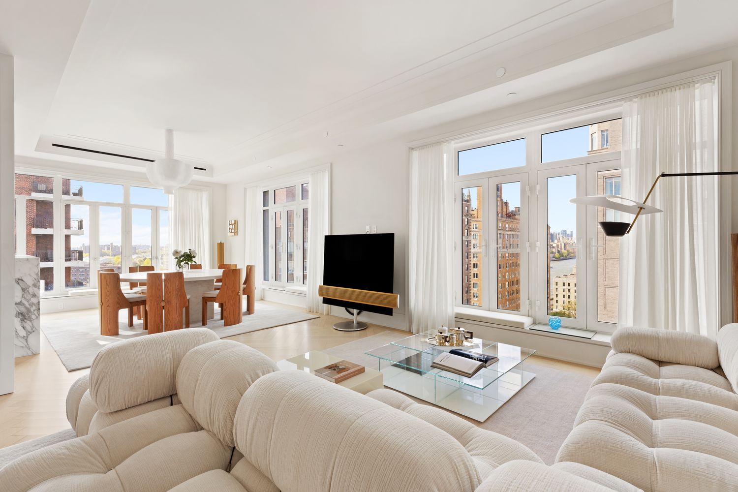 $6,250,000 | 40 East End Avenue, Unit 10A | Upper East Side