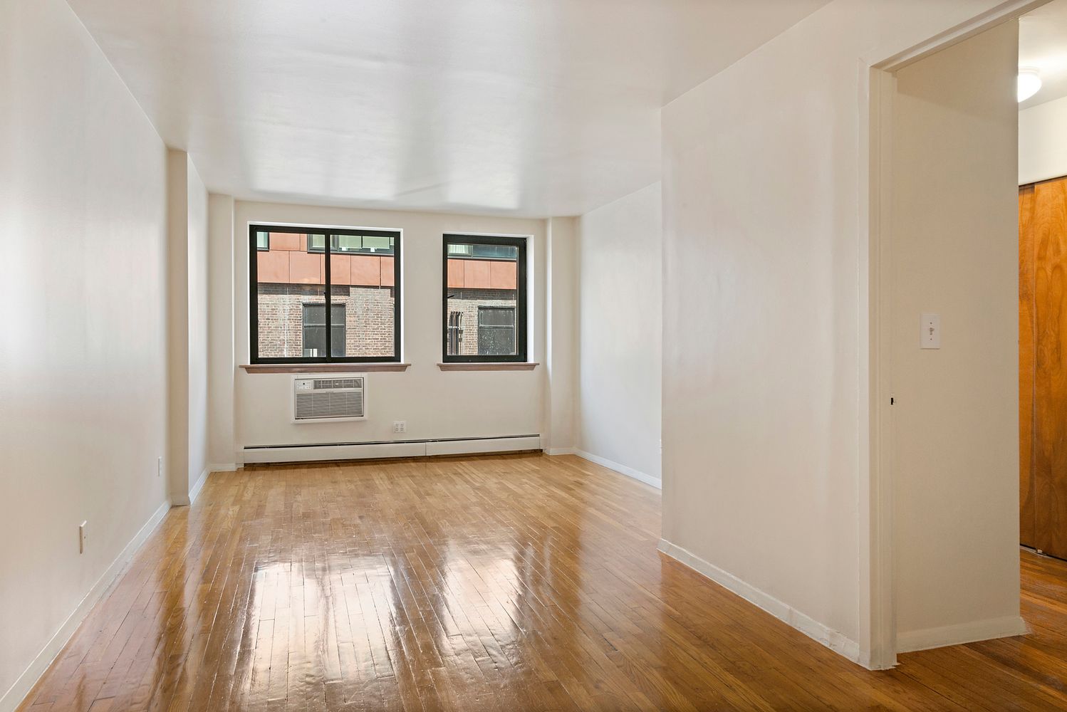 $5,200 | 325 West 51st Street, Unit 2B | Hell's Kitchen