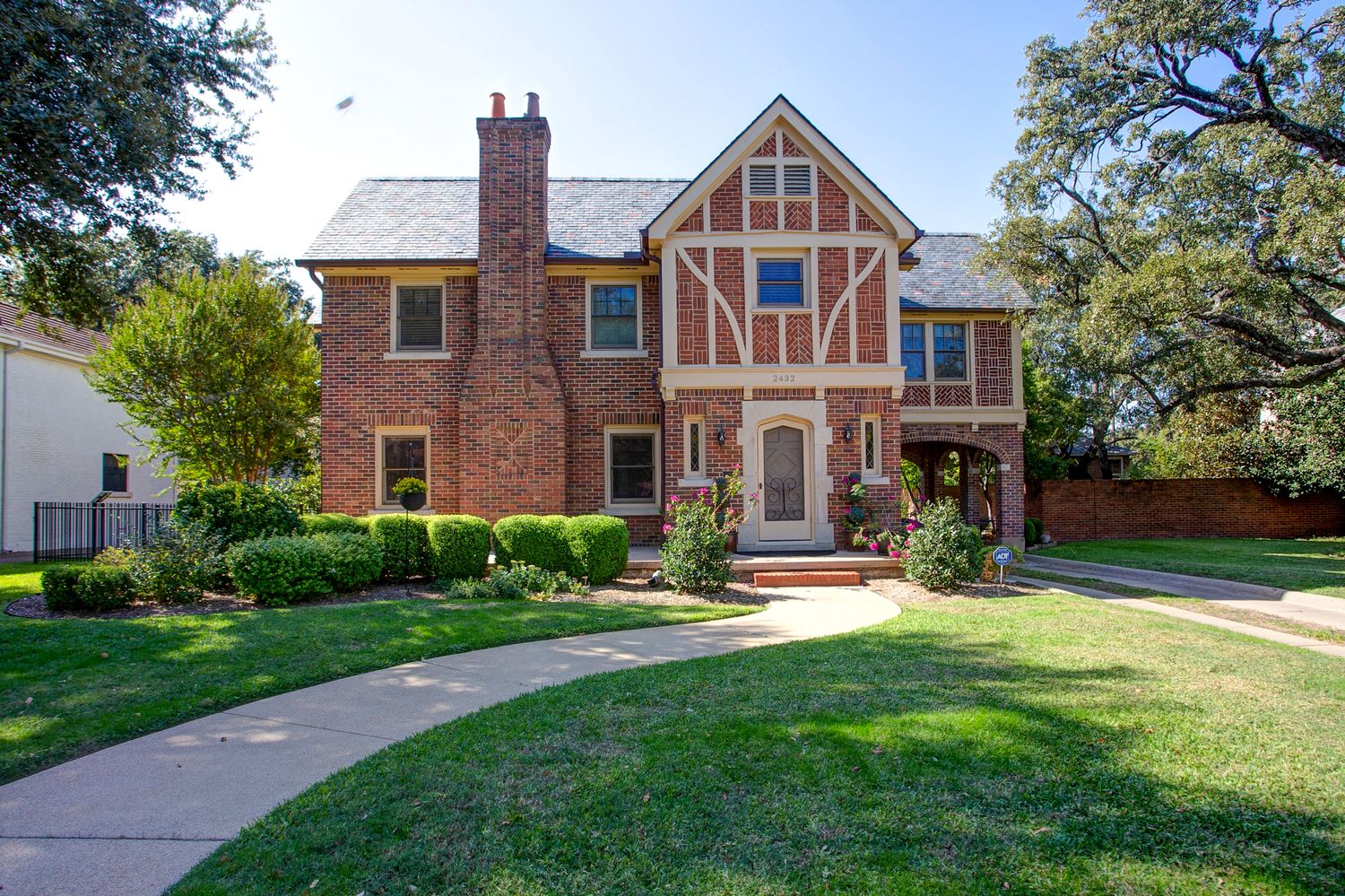 $1,995,000 | 2432 Medford Court West | Park Hill