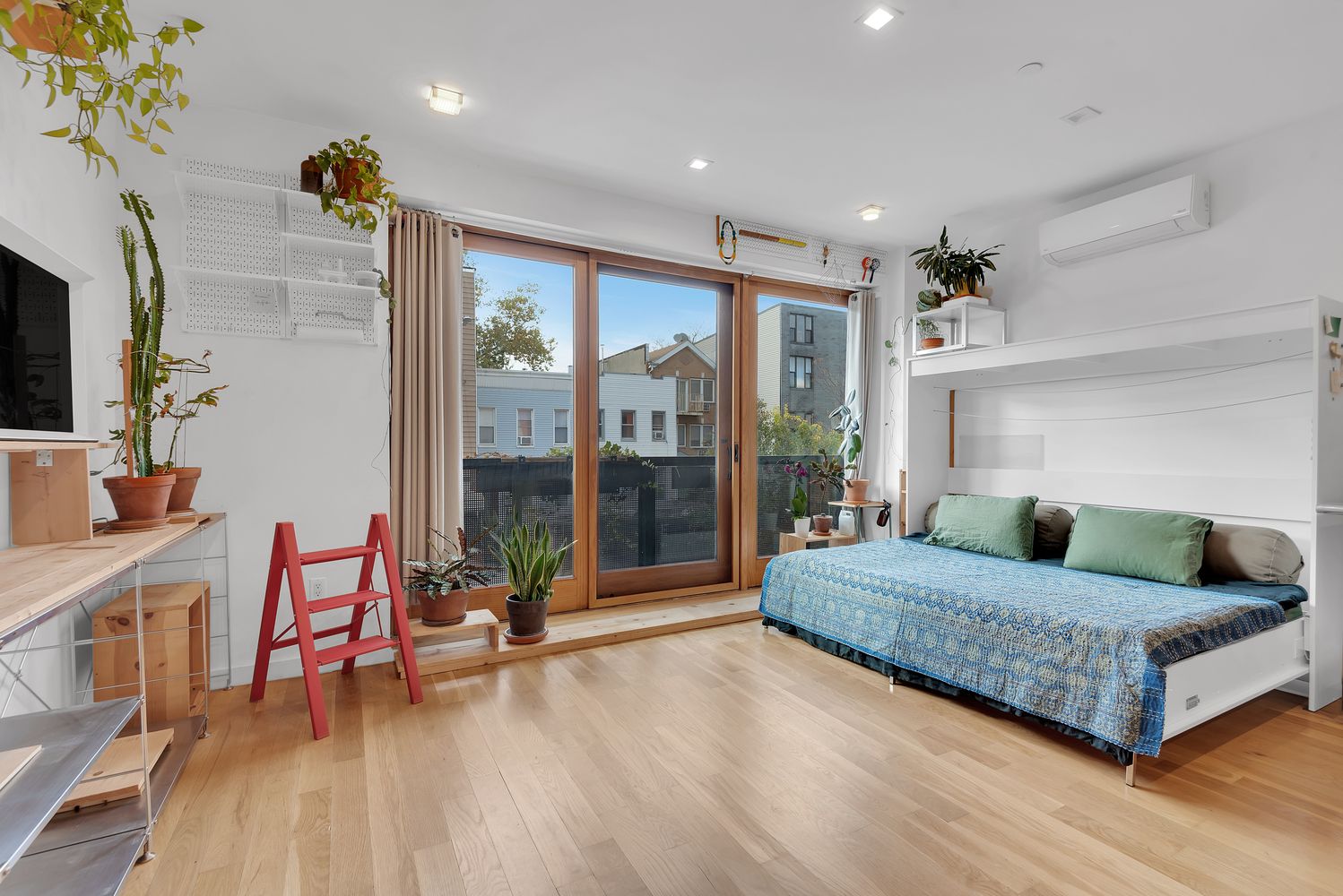 $535,000 | 267 Evergreen Avenue, Unit 2A | Bushwick