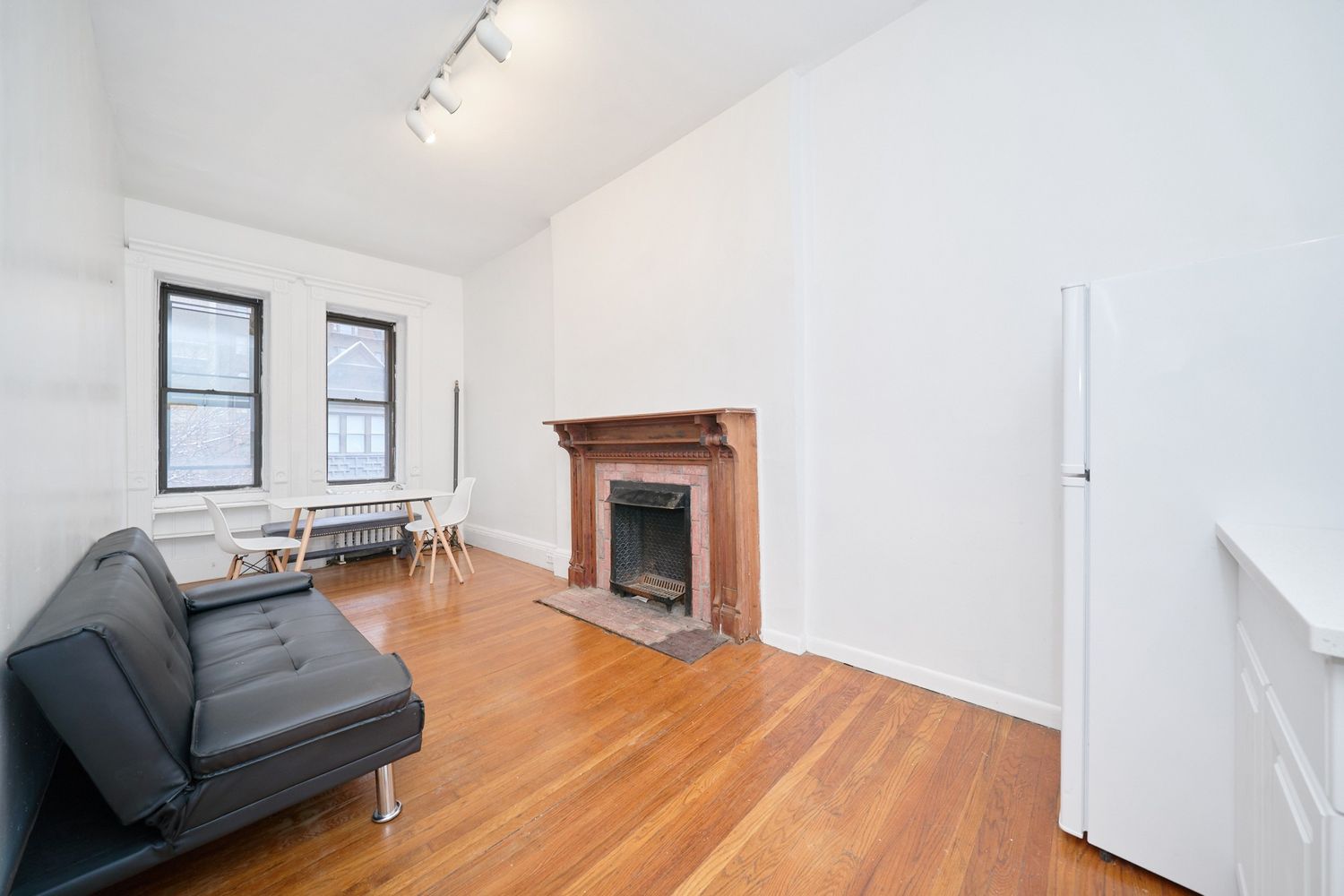 $3,200 | 274 West 71st Street, Unit 7 | Upper West Side