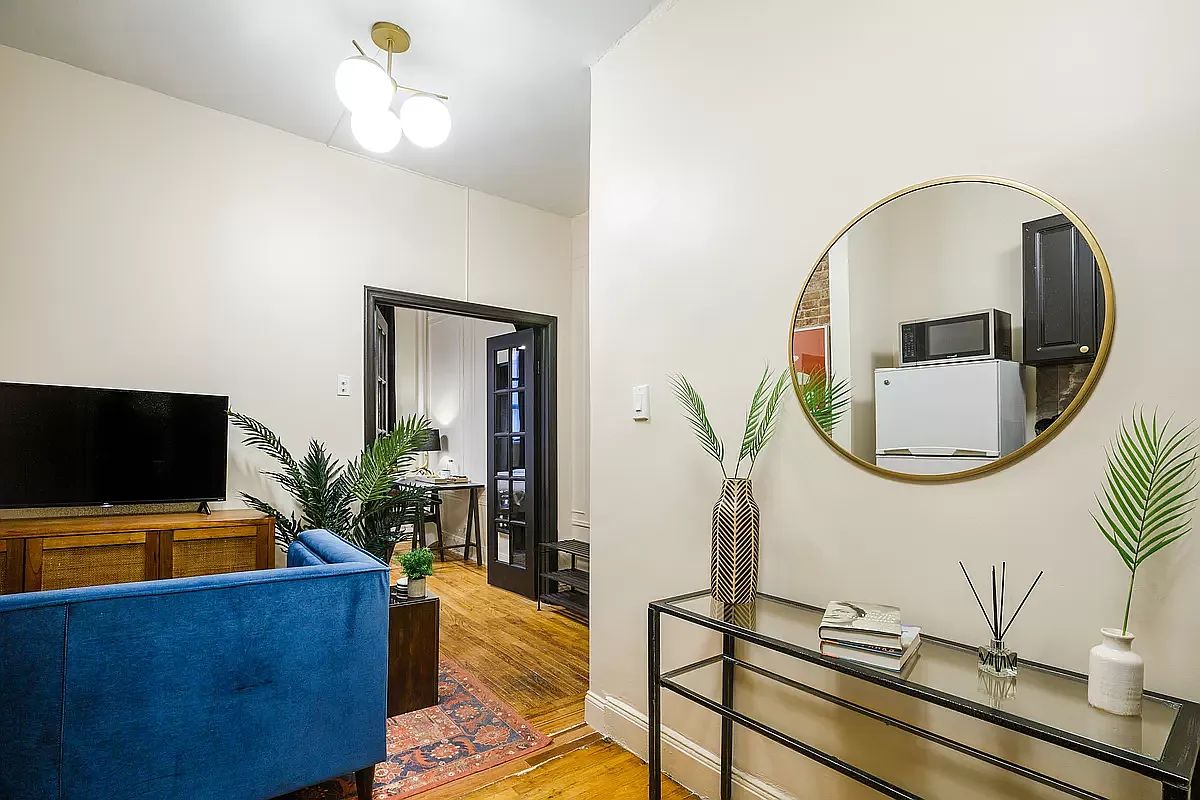 $2,375 | 518 East 83rd Street, Unit 2D | Upper East Side