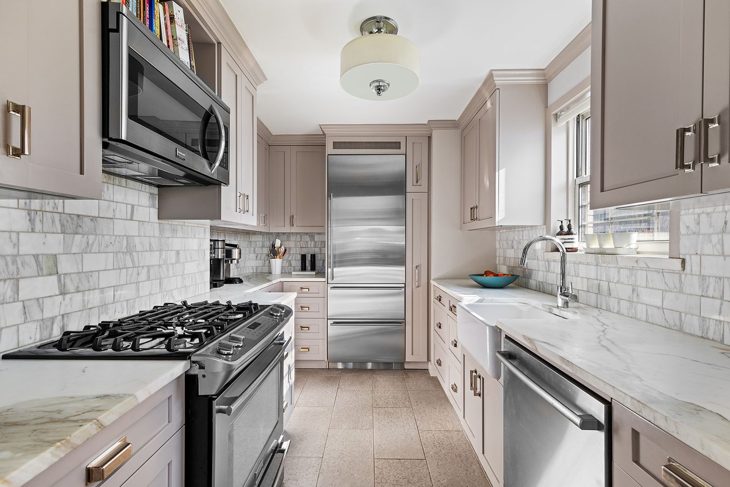 $1,825,000 | 201 East 66th Street, Unit 10M | Lenox Hill