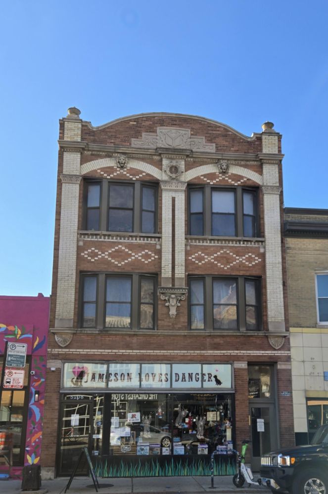 $6,976 | 5208 North Clark Street, Unit COMMERCIAL | Andersonville