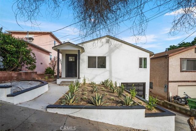 $1,299,000 | 724 Onarga Avenue | Highland Park