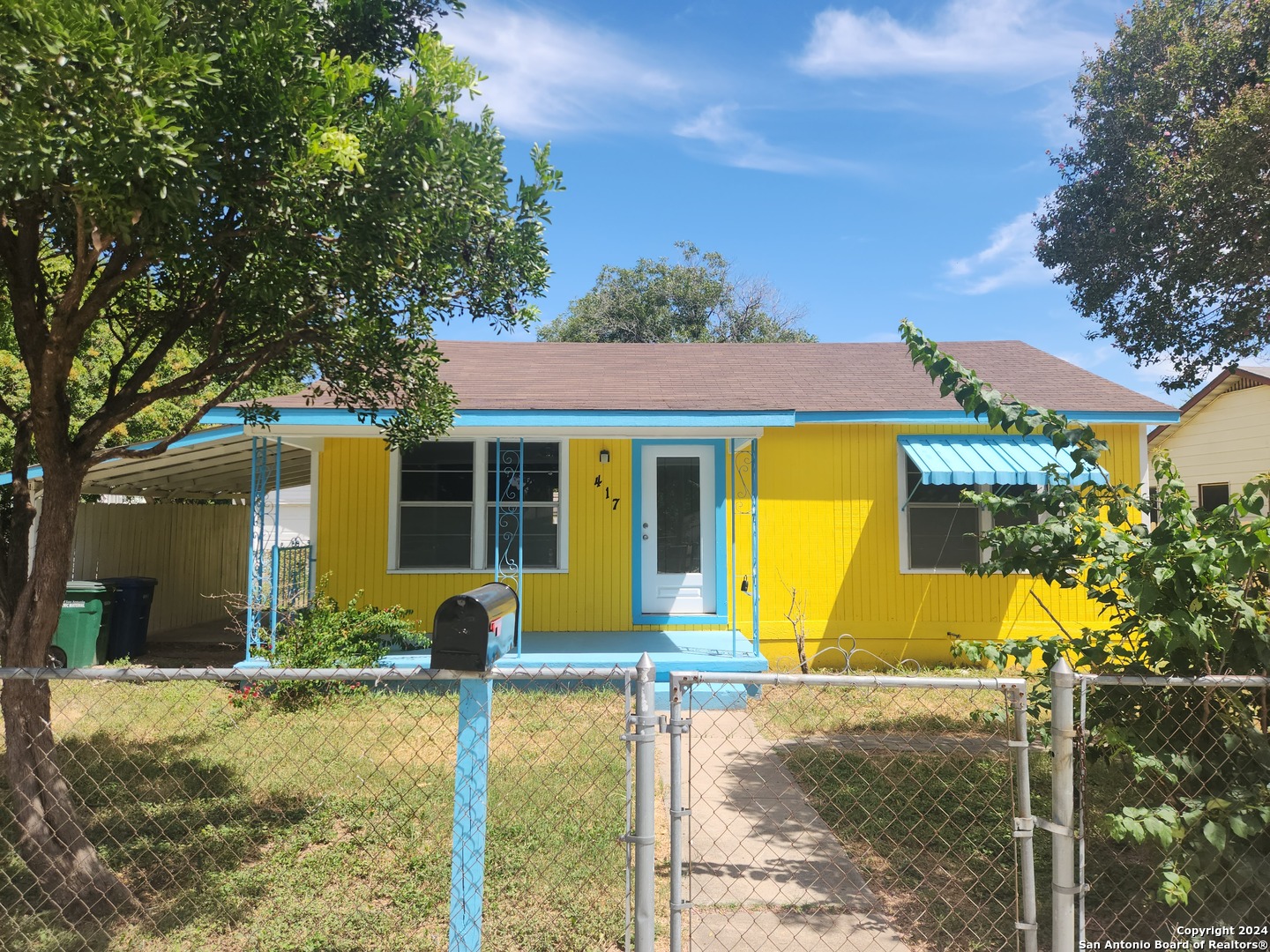 a front view of house with yard