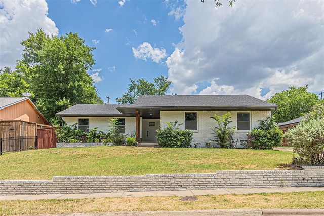 $399,500 | 1617 Trailridge Drive | Kiest-Polk