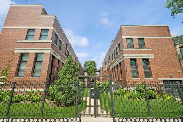 $729,990 | 2036 West Le Moyne Street, Unit B | Wicker Park