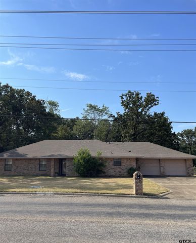 $249,500 | 823 West Pecan Street | Mount Pleasant