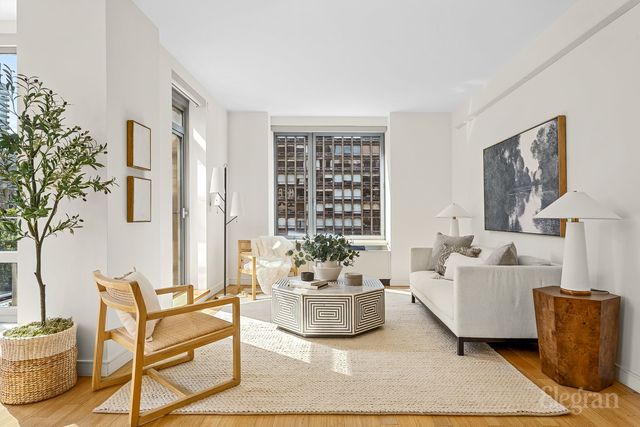 $2,080,000 | 303 East 33rd Street, Unit 8G | Kips Bay