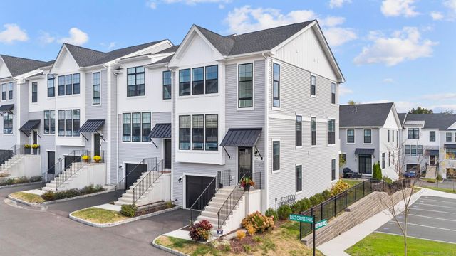 $765,000 | 26 East Cross Trail, Unit 26 | Danbury