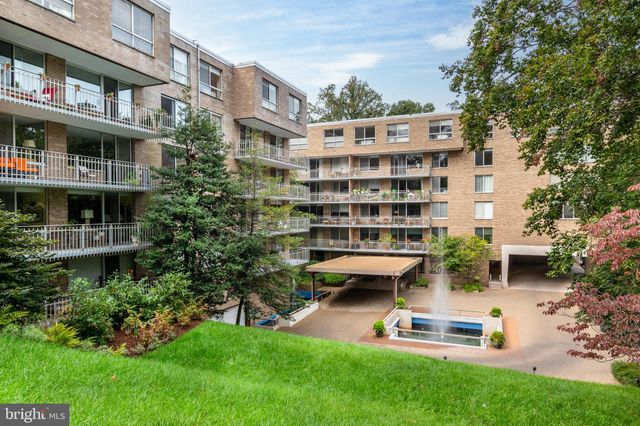 $785,000 | 4100 Cathedral Avenue Northwest, Unit PH6 | Cathedral Heights