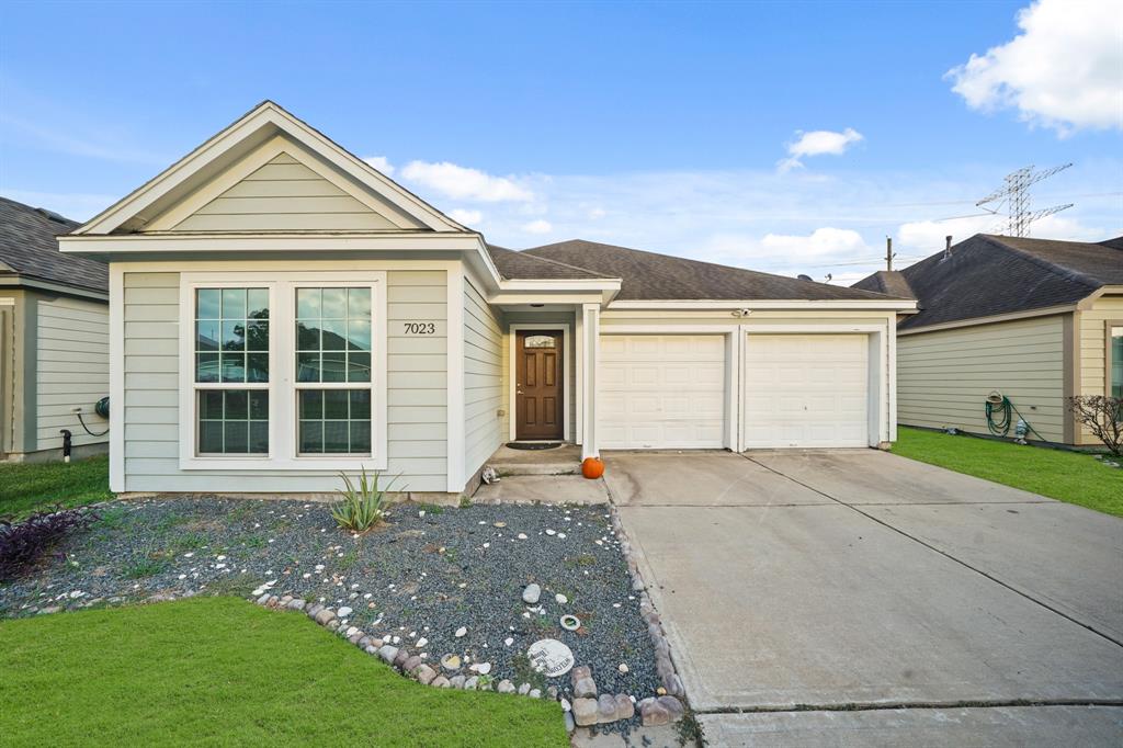 Welcome to 7023 Granger Ridge Ln. nestled in the master planned community of Lakemont