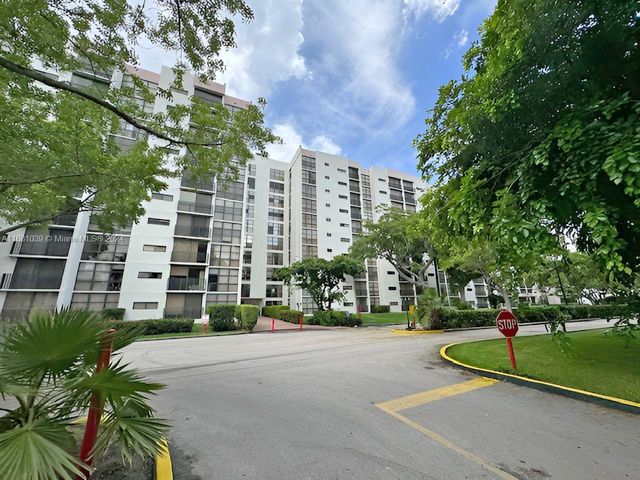 $369,900 | 17021 North Bay Road, Unit 124 | Sunny Isles Beach