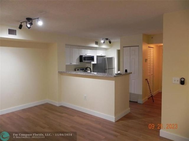 $2,300 | 577 Southwest 111th Lane, Unit 204 | Pembroke Lakes South