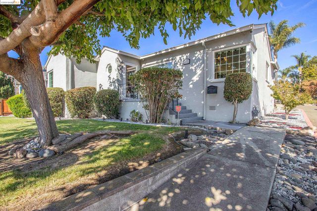 $899,998 | 2772 Somerset Avenue | West Castro Valley