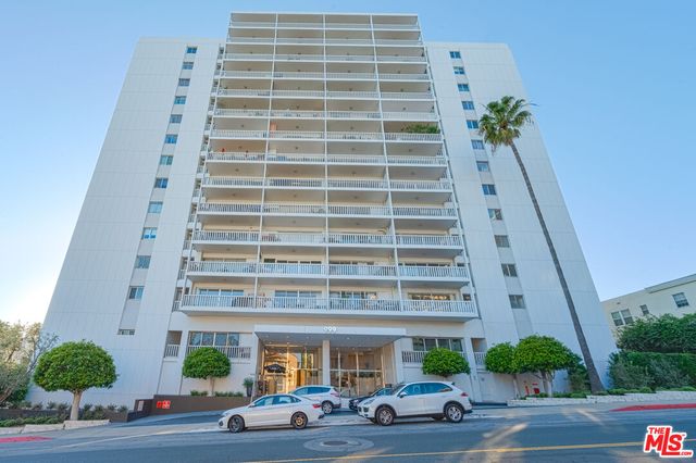 $629,000 | 999 North Doheny Drive, Unit 211 | West Hollywood Vicinity